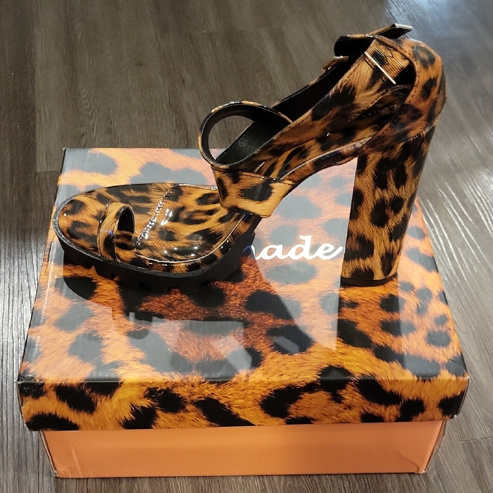 Chic Brown and Black Platform Heels with Ankle Strap